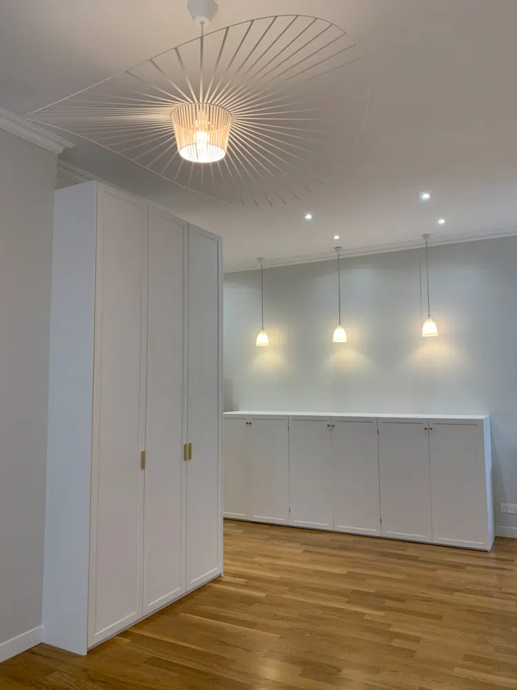 Appartement parisien blanc et lumineux rénové par Interface Design